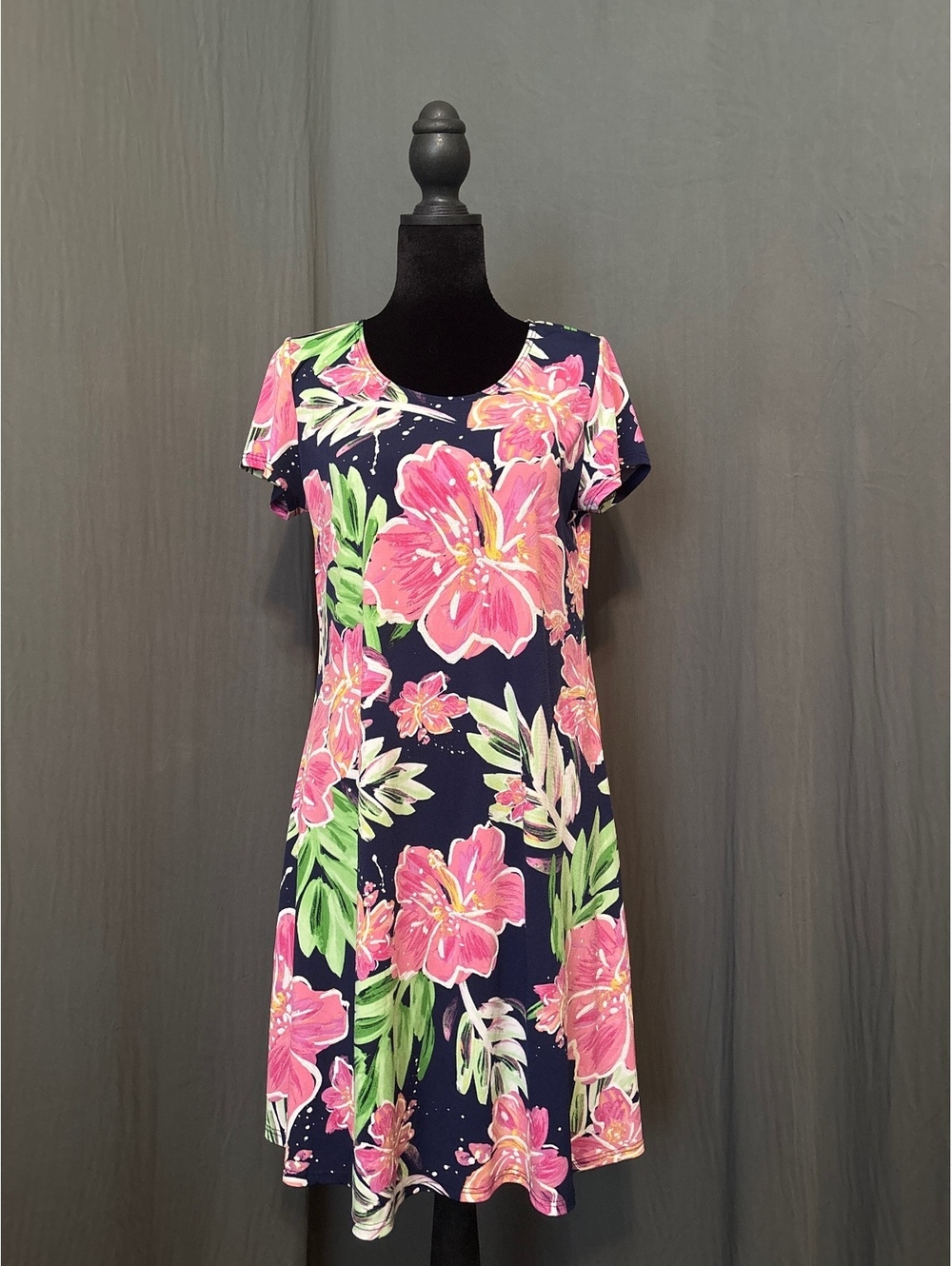 ivy Love navy floral dress | size medium
